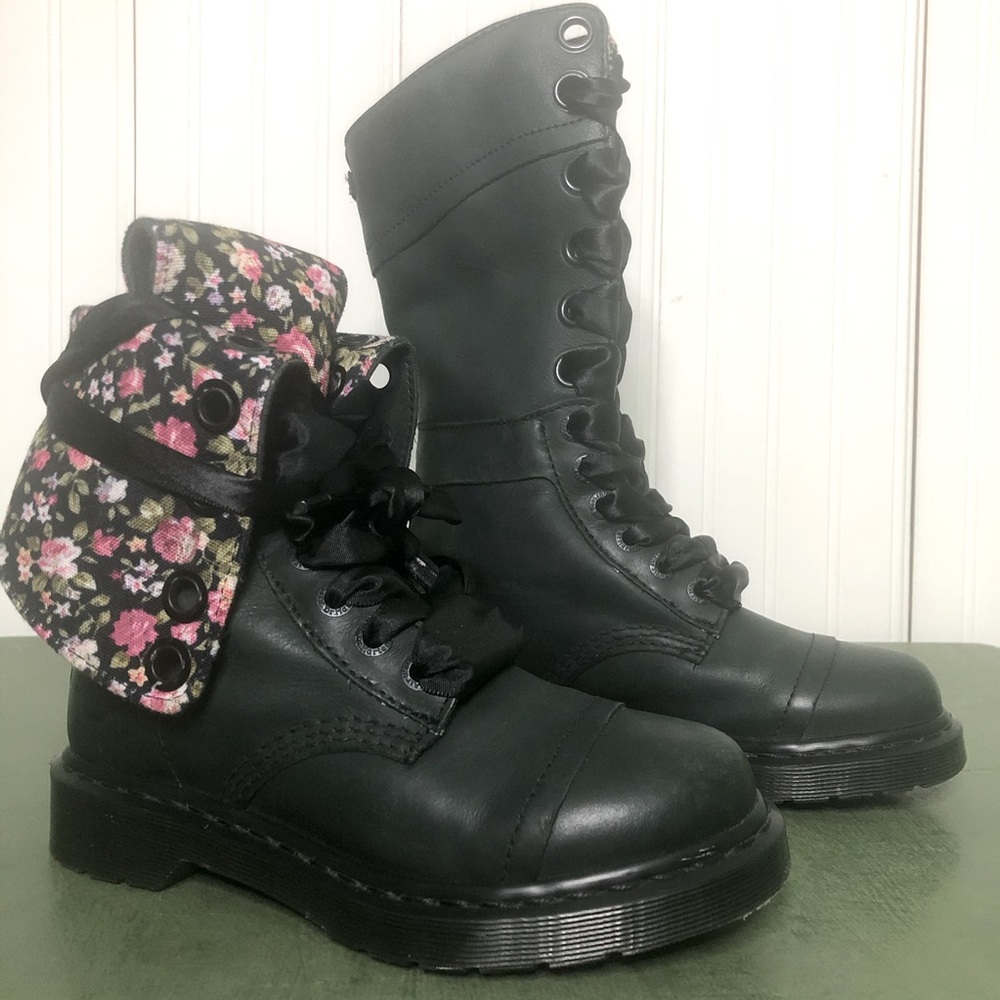 Dr Martens Triumph #1914 Fold Down Boots w Floral